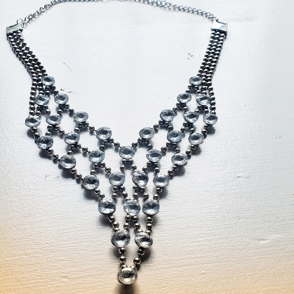 1950s Beautiful Statement Rhinestone Necklace - image 4